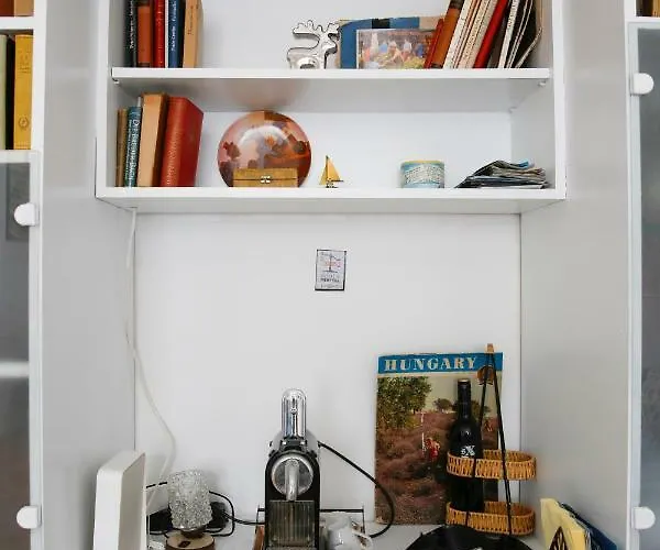 Bright Lights, Big Apartman *